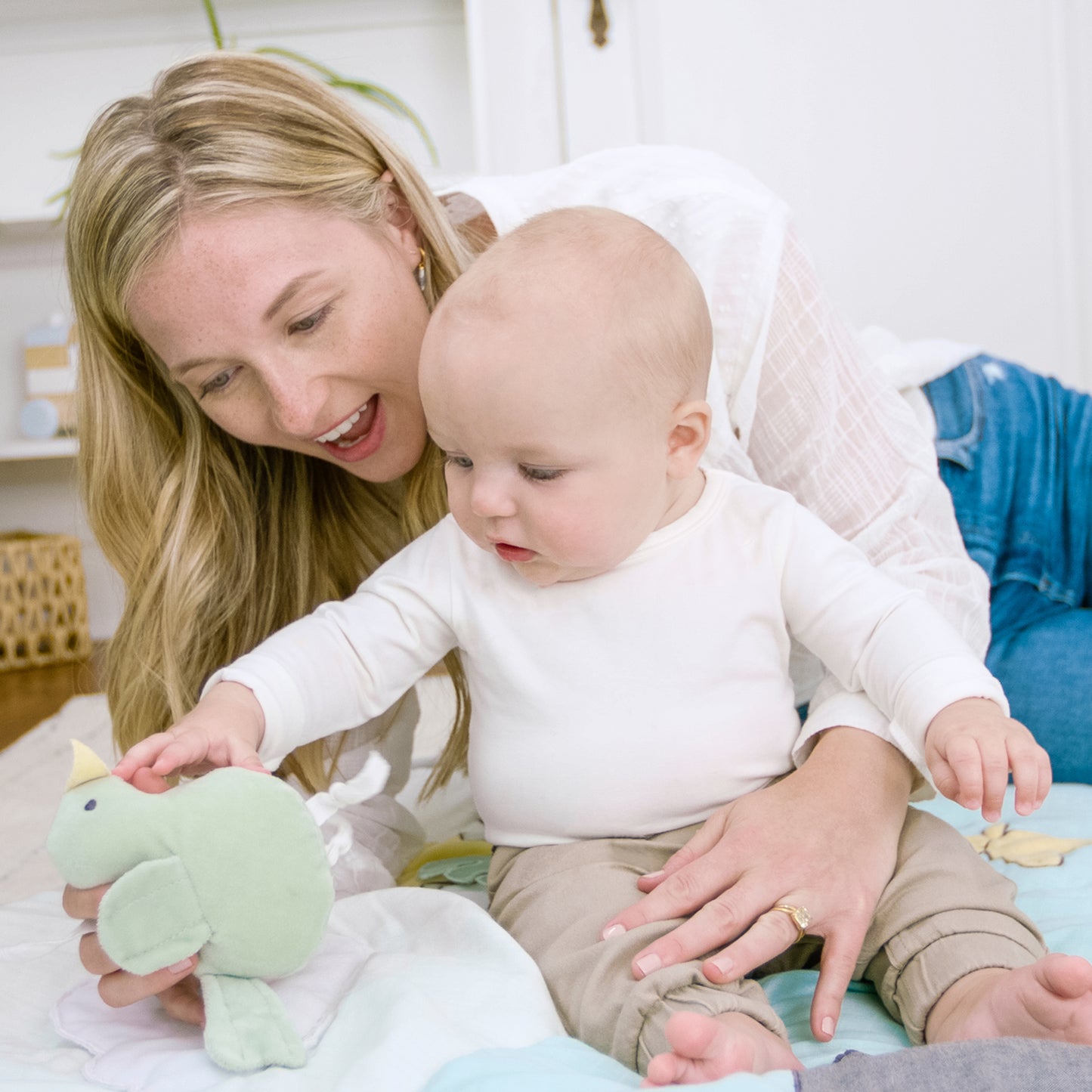 aden + anais™ tummy time žaidimų kilimėlis