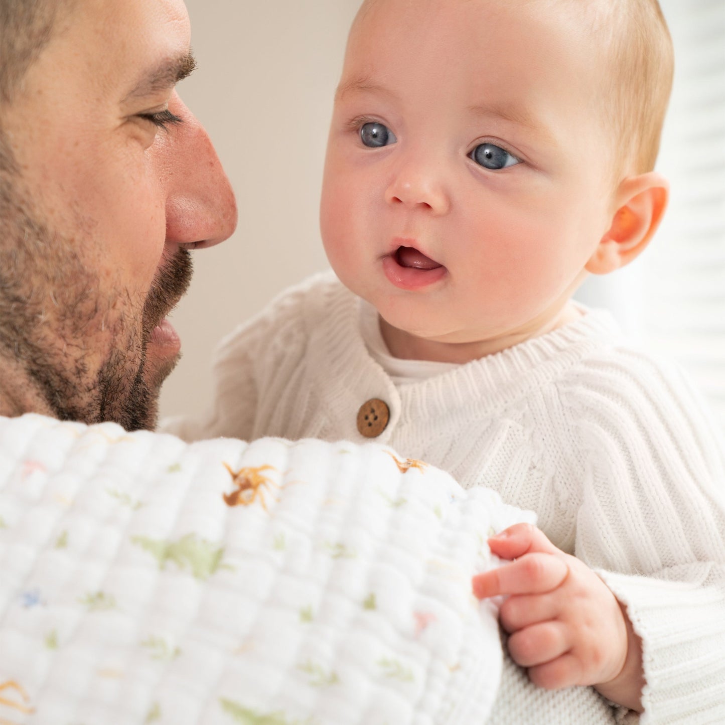 aden + anais™ essentials burpy bib seilinukas - Tiny Humans